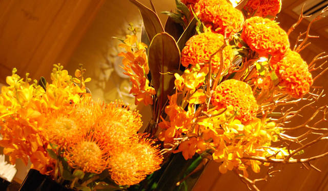 <strong>FLORALUXE｜フローラリュクス</strong>　“大人ハロウィン”2014はカナリアイエローとブラックで