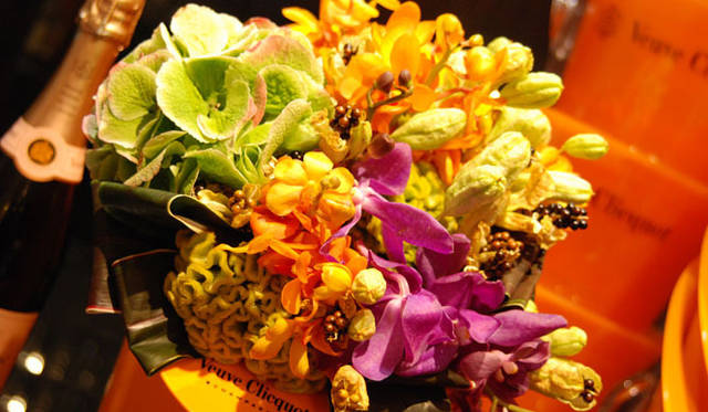 <strong>FLORALUXE｜フローラリュクス</strong>　“大人ハロウィン”2014はカナリアイエローとブラックで