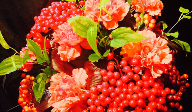 <strong>FLORALUXE｜フローラリュクス</strong>　“大人ハロウィン”2014はカナリアイエローとブラックで