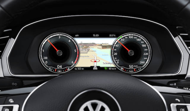 オプションで用意される、12.3インチサイズ、解像度1,440×540ピクセルのフル液晶ディスプレイ「アクティブ インフォ ディスプレイ」