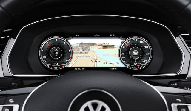 オプションで用意される、12.3インチサイズ、解像度1,440×540ピクセルのフル液晶ディスプレイ「アクティブ インフォ ディスプレイ」