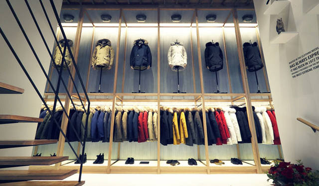 「ウールリッチ 表参道店」の内観