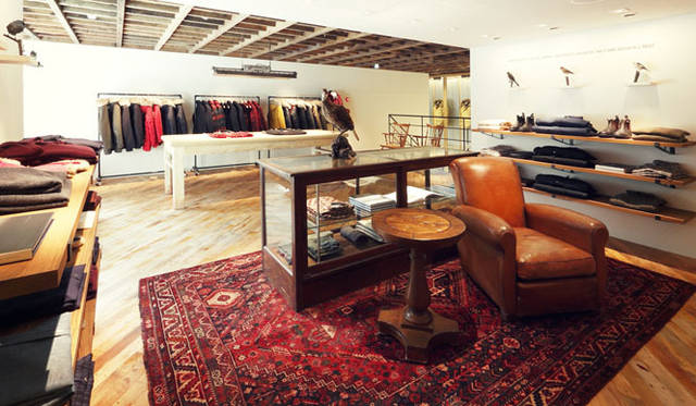 「ウールリッチ 表参道店」の内観