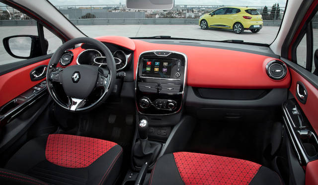 新デザイン戦略にもとづくプロダクションモデル第一号として発表された「ルーテシア」（本国名CLIO）。コンセプトは“LOVE”。写真は本国仕様