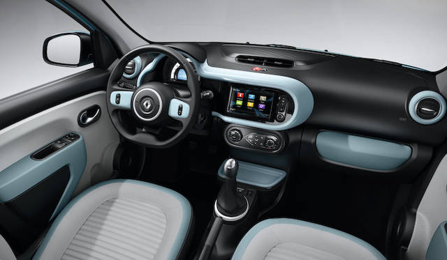 “Play”のコンセプトからつくられた市販モデル「トゥインゴ」。メルセデス・ベンツと共同で開発され、RRレイアウトをもつ