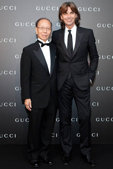 グッチの社長兼CEOであるパトリツィオ・ディ・マルコと公益社団法人 日本ユネスコ協会連盟の野口昇さん<br />©Courtesy of Gucci