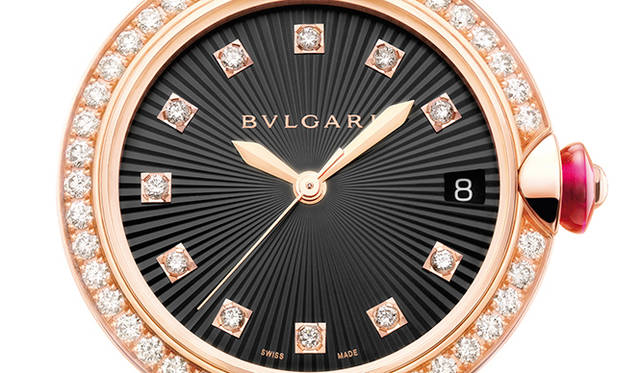 ダイヤモンドインデックスとブラックギョーシェの贅沢な組み合わせ。