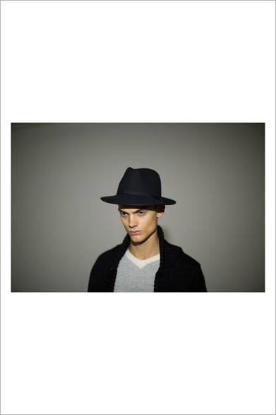 ニットアウター 3万8880円、インナーニット 1万7280円