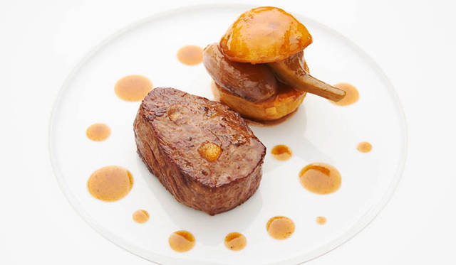 牛ヒレ肉の柑橘風味　根セロリ ジャガイモとレモン　アンジェリック風味（2万6000円のディナーコースより）