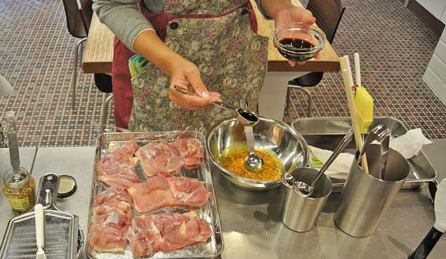 「鶏もも肉 黄金焼 からし風味」
