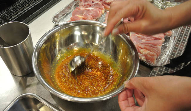 「鶏もも肉 黄金焼 からし風味」