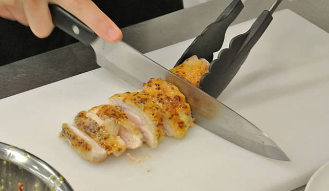 「鶏もも肉 黄金焼 からし風味」