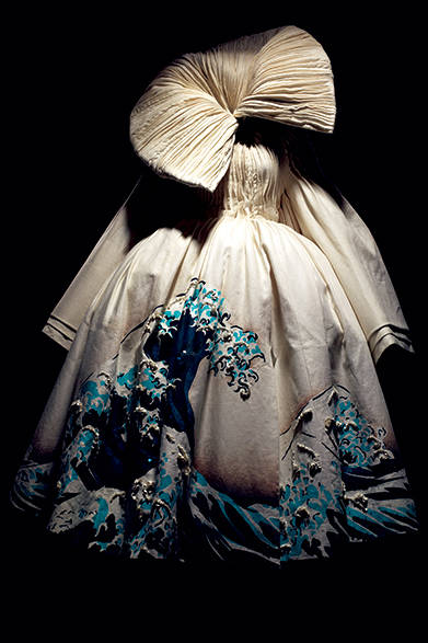 ディオールと芸術家たち<br />© Laziz Hamani