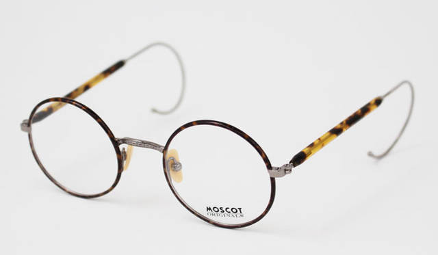 「MOSCOT」