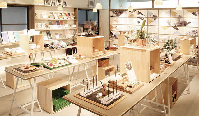 グラフィック、ウェブ、プロダクト、CIなど、デザインをキーにボーダレスに活躍するクリエイティブエージェンシー「セメントプロデュースデザイン」がプロデュース