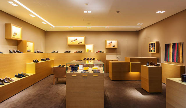 丸の内・国際ビル1階「ジョンロブ丸の内店」