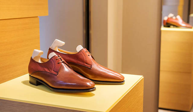 ジョンロブ丸の内店限定モデル「LUFFIELD（ルフィールド）」