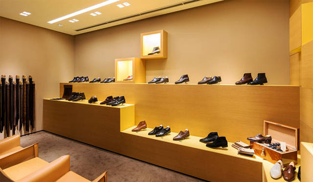 丸の内・国際ビル1階「ジョンロブ丸の内店」