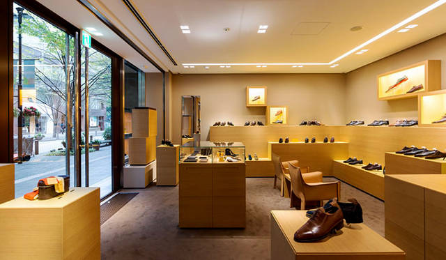 丸の内・国際ビル1階「ジョンロブ丸の内店」