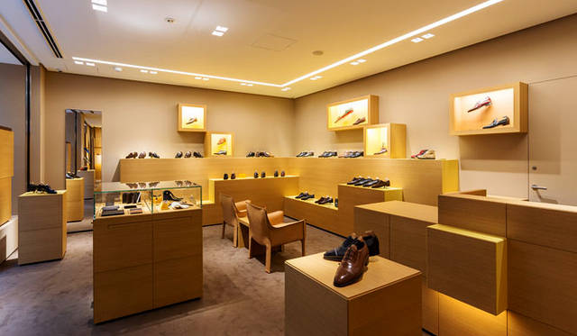 丸の内・国際ビル1階「ジョンロブ丸の内店」