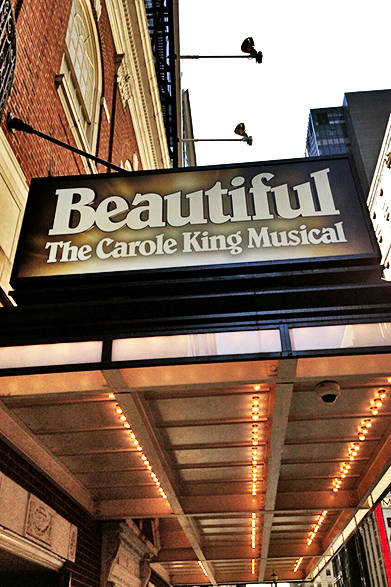 旅のはじまりは『Beautiful～ビューティフル～』から。キャロル・キングの自伝的舞台です