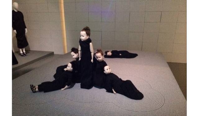 ロッテルダムで展示中の“禅庭園”の人形インタレーション