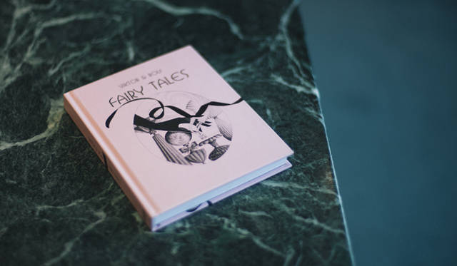 ヴィクター＆ロルフの世界観を奇妙なおとぎ話とイラストで表現する絵本「Fairy Tales」