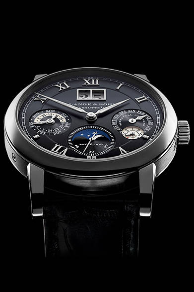 21 <strong>A.LANGE & SÖHNE|A.ランゲ&ゾーネ <br />ランゲマティック・パーペチュアル</strong><br /><br />自動巻き、ホワイトゴールドケース、価格847万8000円、2014年12月以降発売予定。<br /><br />A.ランゲ&ゾーネ<br />Tel. 03-3288-6639<br />http://www.alange-soehne.com
