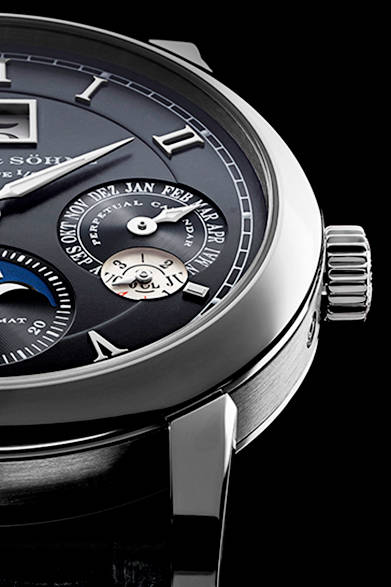 22 <strong>A.LANGE & SÖHNE|A.ランゲ&ゾーネ <br />ランゲマティック・パーペチュアル</strong><br /><br />自動巻き、ホワイトゴールドケース、価格847万8000円、2014年12月以降発売予定。<br /><br />A.ランゲ&ゾーネ<br />Tel. 03-3288-6639<br />http://www.alange-soehne.com