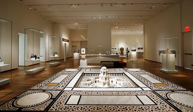 エジプト・カイロにあった噴水を移転展示。モザイクのタイル模様が美しい