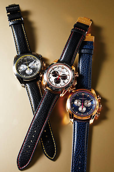 <strong>VERSACE（ヴェルサーチ）</strong>　腕時計各19万8720円（ヴェルサーチ／阪急メンズ東京2階）