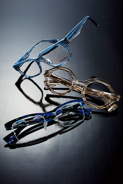 <strong>ALAIN MIKLI（アラン ミクリ）</strong>　アイウェア 上4万9680円、中4万9680円、下5万4000円（アラン ミクリ／阪急メンズ東京1階）