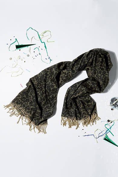 <strong>ACNE（アクネ）</strong>　マフラー2万8080円（アクネ／阪急メンズ東京4階『ガラージュ D.エディット』）