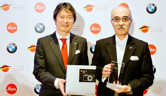 左／ライカカメラジャパン代表取締役社長 福家一哲氏、右／金賞（LEICA CAMERA賞）冨松高典氏