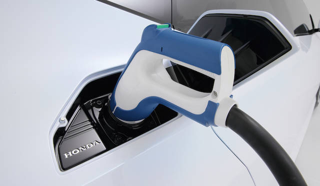 外部給電機能がそなわるホンダ FCV コンセプト