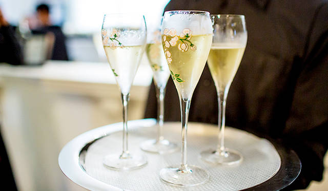 出品ブランドのなかには、日本でもおなじみ「ペリエ・ジュエ」の姿も