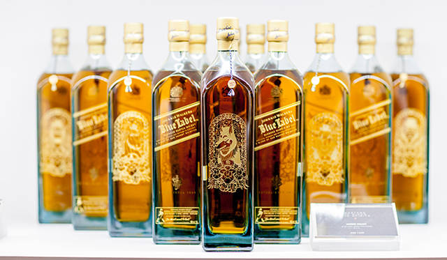 ジョナサン・ドライバー氏が立ち上げに携わった「ジョニー・ウォーカー ブルーラベル」