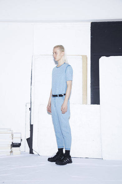 IRREGULAR COLLAR DENIM PULLOVER / BREACH 2万5704円、TAPERED ANKLE-CUT DENIM PANTS BLEACH 3万4344円