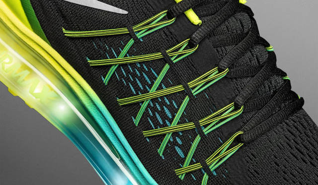 「ナイキ エア マックス 2015」（24.5～31,32cm）1万9980円