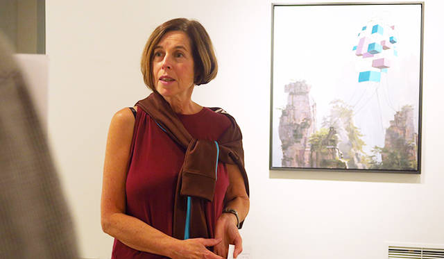 おしゃれでチャーミングなジャーナリストのベティ・アンさん。アート事情についていろいろと教えてくれる