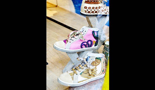 「gravitypope」。可愛い子供靴の品ぞろえも充実している