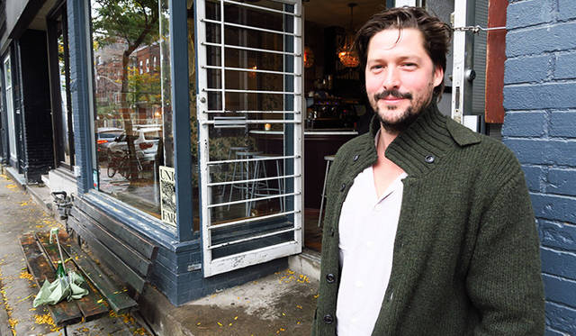 「UNION」。オーナーシェフのテオさん。地元の素材を活かしたビストロ料理で人気