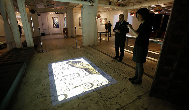 ［番外編］編集部が見つけたアートなトロント<br />「ハウス・オブ・モーメンツ」。「映画関連の制作スタジオが多いこの場所ならアートのニーズもあると思ってアートギャラリーを作った」とハミッド・クーチャックさん