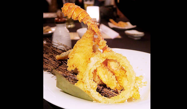 ［番外編］編集部が見つけたアートなトロント<br />「ハウス・オブ・モーメンツ」。料理はトロントでも人気のジャパニーズスタイル