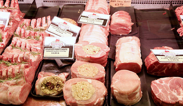 ［番外編］編集部が見つけたアートなトロント<br />「セント・ローレンス・マーケット」。カナダ名産のピーミールベーコン。ショルダーベーコンのまわりにコーンミールがついている