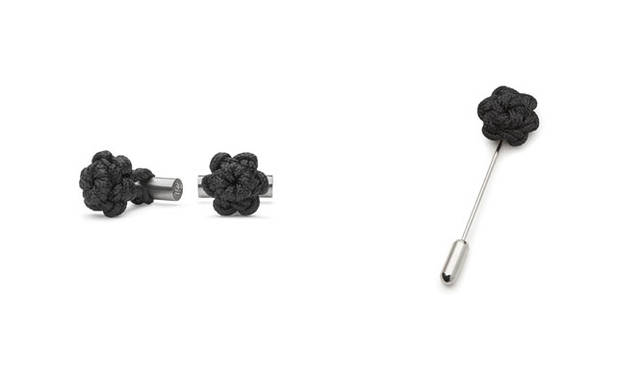 「CUFF WILLIAM」4万1040円、「PIN WILLIAM」1万6200円