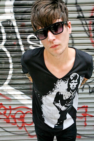 「Pretty Green × Mick Rock」 デヴィッド・ボウイTシャツコレクション モデル「Heroes」