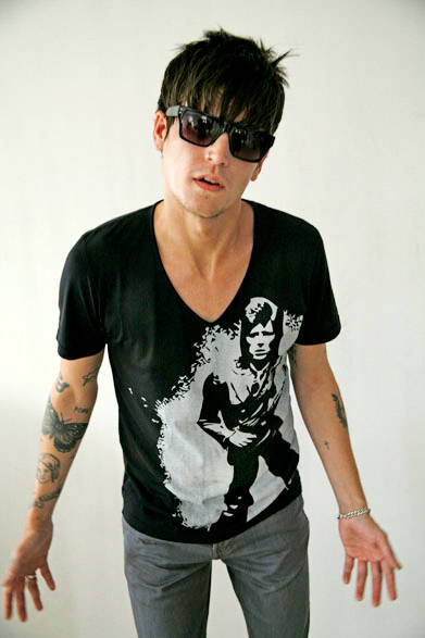 「Pretty Green × Mick Rock」 デヴィッド・ボウイTシャツコレクション モデル「Heroes」