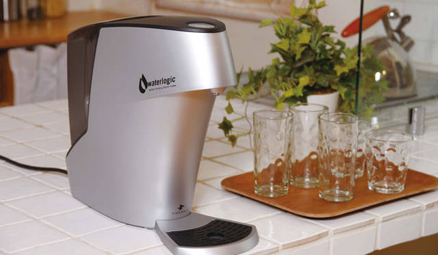 水源との直結が不要で、コンセントがあれば好きな場所で好きなときに安全でおいしい水が飲める