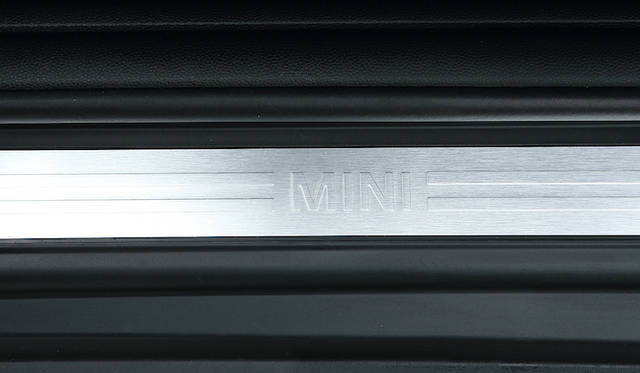 MINI ONE｜ミニ ワン